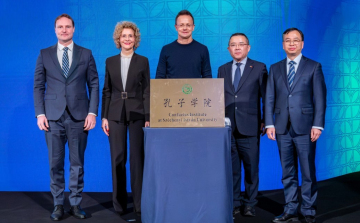 Felavatták a Konfuciusz Intézetet az egyetemen