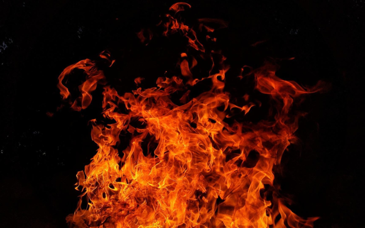 Felgyújtotta matracát a börtönben