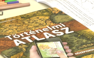 Korlátozhatják a mobilozást az iskolá