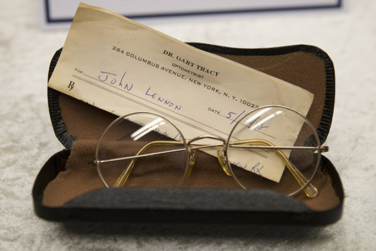 Előkerültek John Lennon ellopott ereklyéi