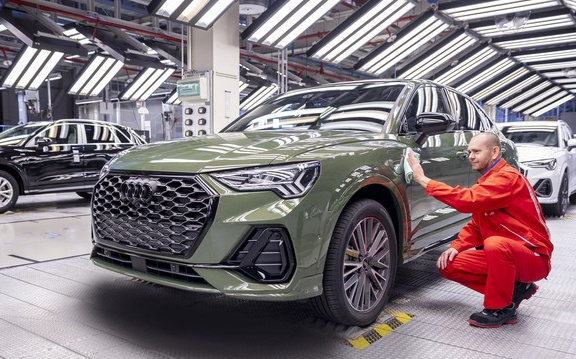 Ismét a bérekről tárgyaltak a győri Audiban