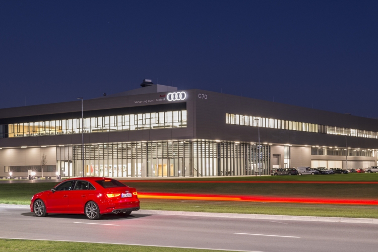Épül a győri Audi új karosszéria gyára