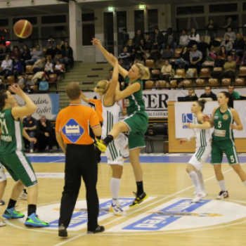 2013.02.03.Hat-Agro Uni Győr - Sbk Samorin Női kosárlada (1) Fotók:árpika