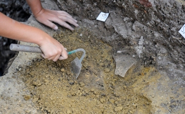 Hétezer éves piacot találtak a régészek Prágában