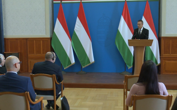 36 milliárd forintból fejleszt a Dana