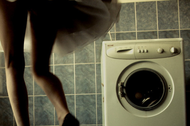 Mosógépbe zárta magát két kisgyerek, megfulladtak