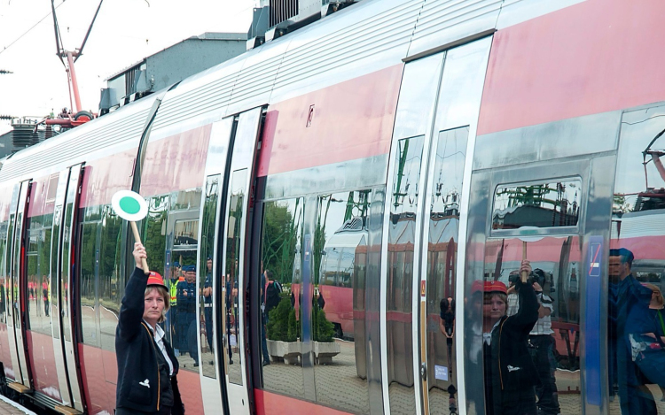 Brutálisan megvertek egy kalauzt a zuglói peronnál