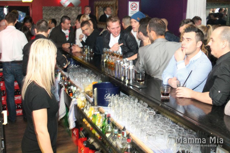 2013.11.30.Szombat Mamma Mia Házibuli DJ:Balage Fotók:árpika