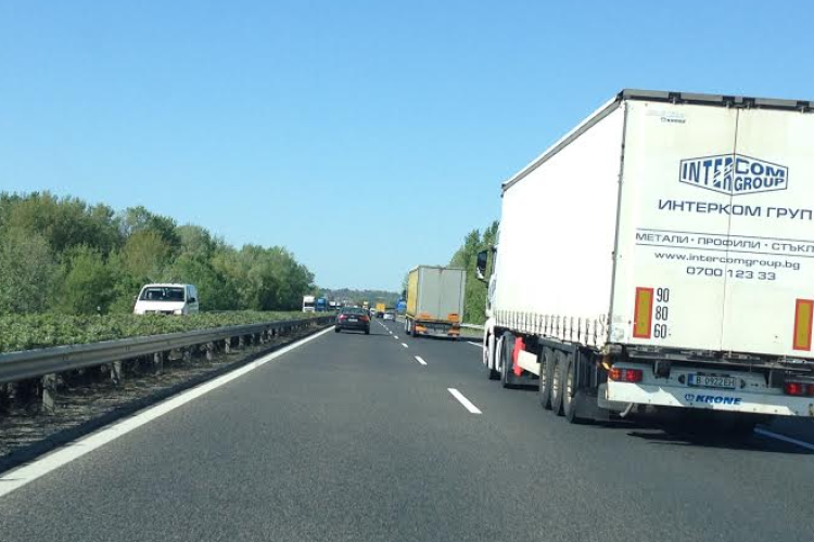 Megszűnt a forgalomkorlátozás az M1-esen Börcsnél