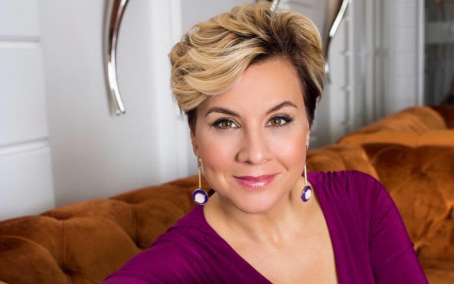 16 év után válik Ábel Anita