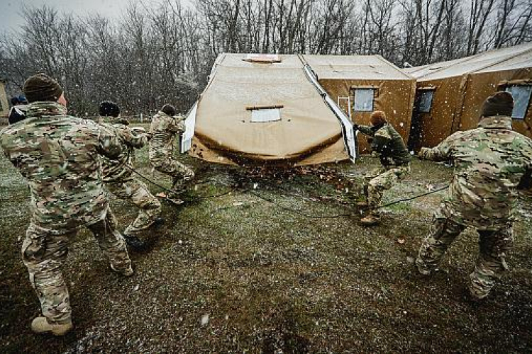 Tábori kórházat építettek fel Budapesten
