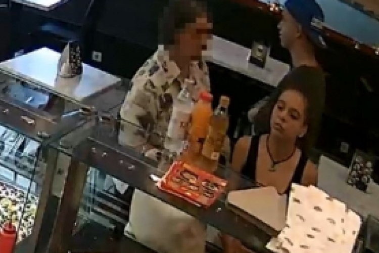 Lopás miatt keresi a győri rendőrség a képen látható nőt.