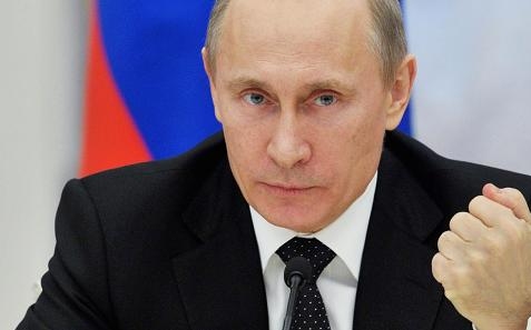 Letette az elnöki hivatali esküt Vlagyimir Putyin