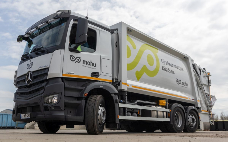 Így szállítják húsvétkor a szemetet