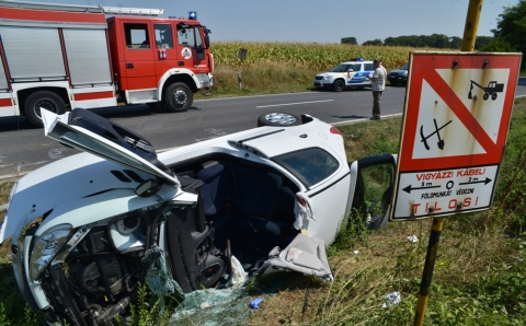 Baleset töltéstavánál - 2 sérült - Frissítve