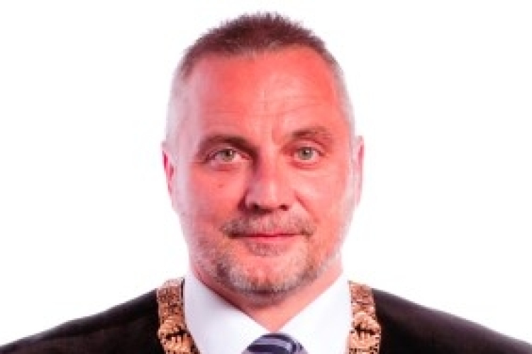 A szenátus egységesen támogatta Földesi Péter rektori pályázatát