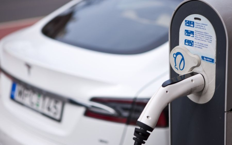 Kétezer új e-autót állíthatnak forgalomba