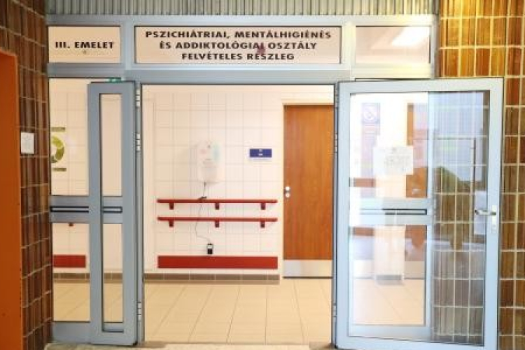 Látogatási tilalom a pszichiátrián
