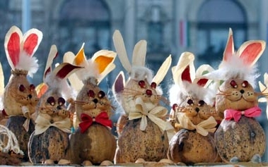 Megnyílt a győri húsvéti kézműves vásár az Arany János utcában