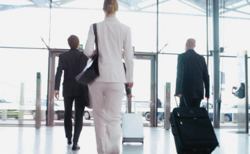 Az irodai állások helyett az utazással kapcsolatosak iránt ugrott meg az érdeklődés