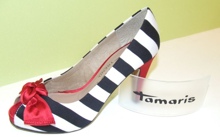 Itt a nyár, a meleg, jöhetnek a vidámabb cipők!