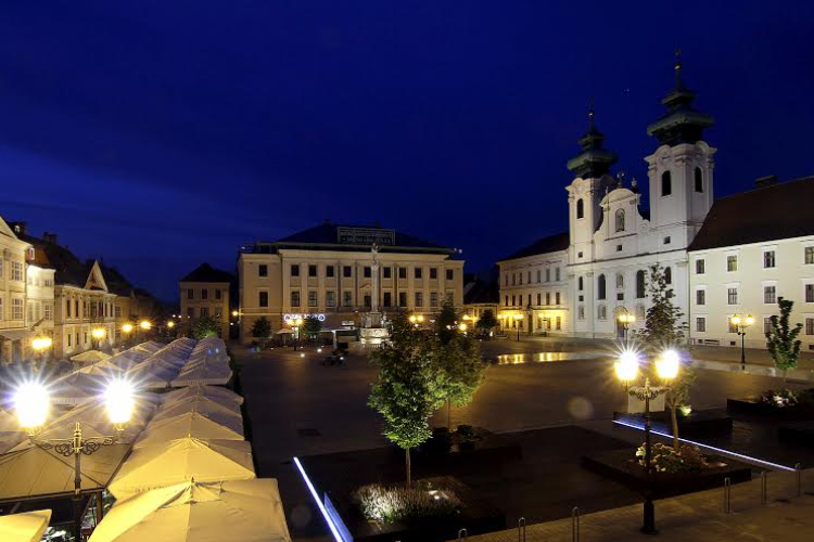Klasszikus muzsika Győr barokk főterén