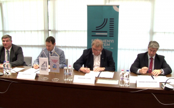 Együttműködési megállapodást kötött a győri Egyetem és a Győri Vízisport Egyesület