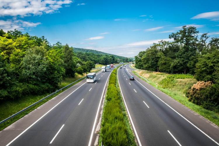 Több mint fél kilométeres alagút épül az M85-ösön