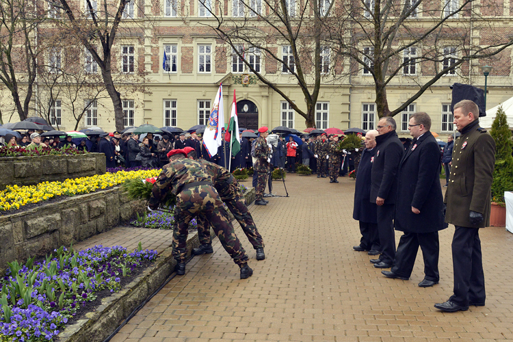 VÁROSI ÜNNEPSÉG-SOROZAT MÁRCIUS 15-ÉN
