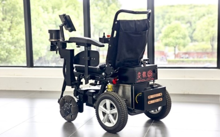 Intelligens kerekesszéket, mozgást segítő eszközöket fejlesztenek