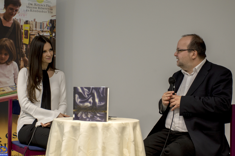 Szerelemkonyha a könyvtárban 