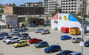 Ingyenes lesz egy ideig a Tarcsay utcai parkoló