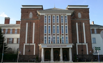 Csődben a Nyugat-magyarországi Egyetem?