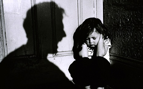 Molesztálta és verte gyermekeit a győri férfi 