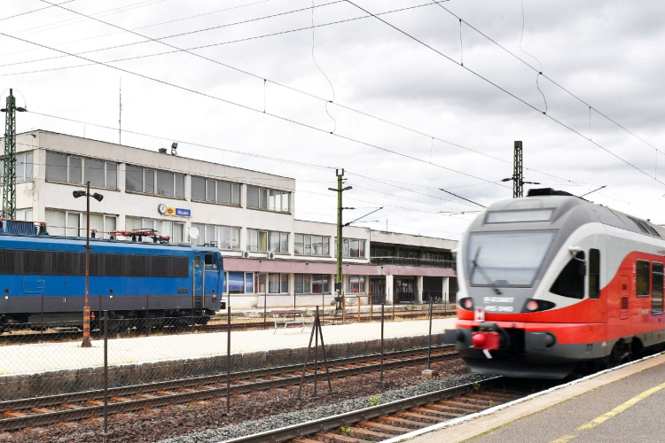 Több városban egyszerűsítik a bosszantó vonat-busz átszállásokat