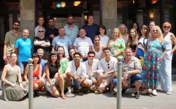 Nyaralás „ON” a Vaskakasnál is