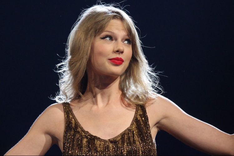 Kint az új Taylor Swift-dal - máris találgatják, kiről szólhat
