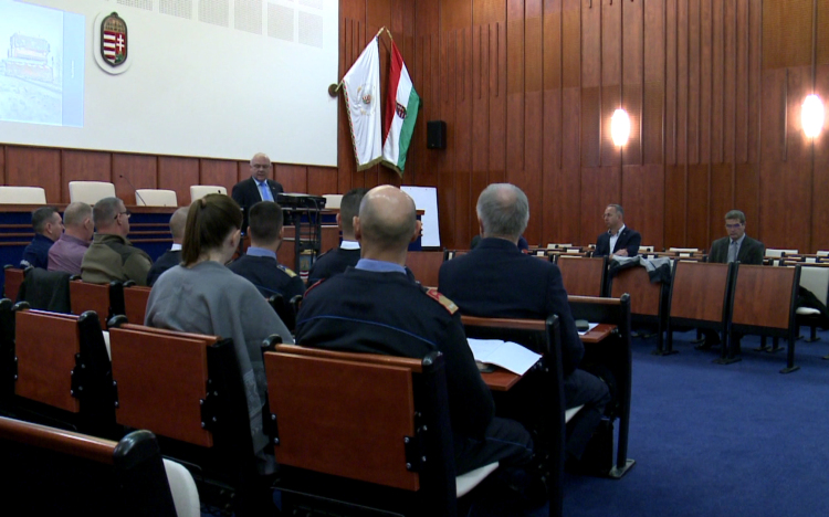 Felkészültek a télre, a Magyar Közút munkatársai