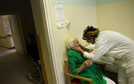 Megfagyott egy nő a győri kórház parkjában