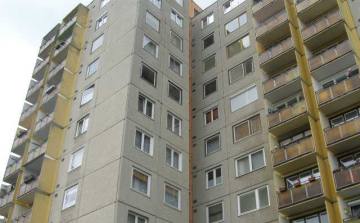 14 éves fiú zuhant le Győrben a hetedikről 