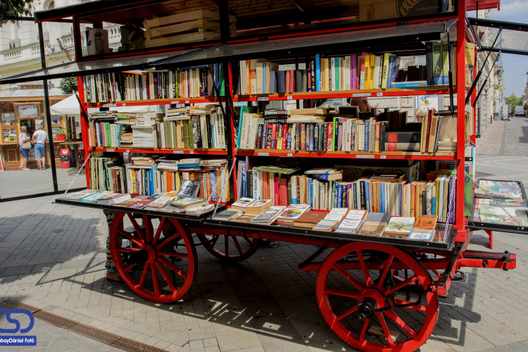 Könyvmentők a Baross úton 