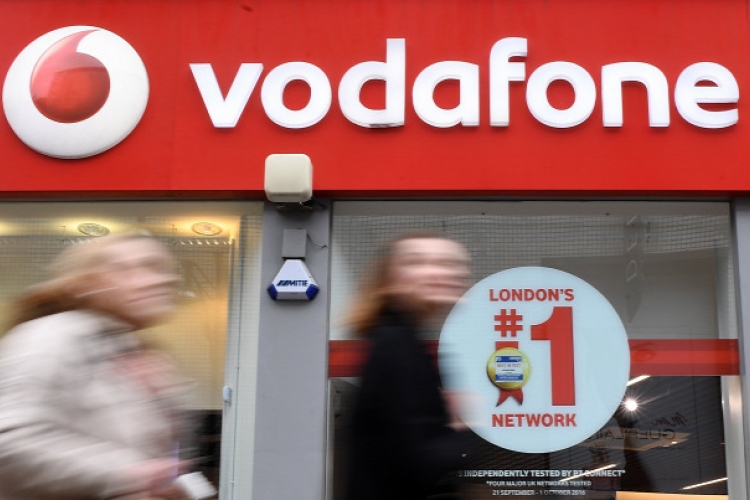 Bezárja üzleteit a Vodafone