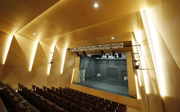 Felújították a Pécsi Horvát Színházat