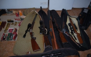 Kábítószert termesztett főnöke otthonában