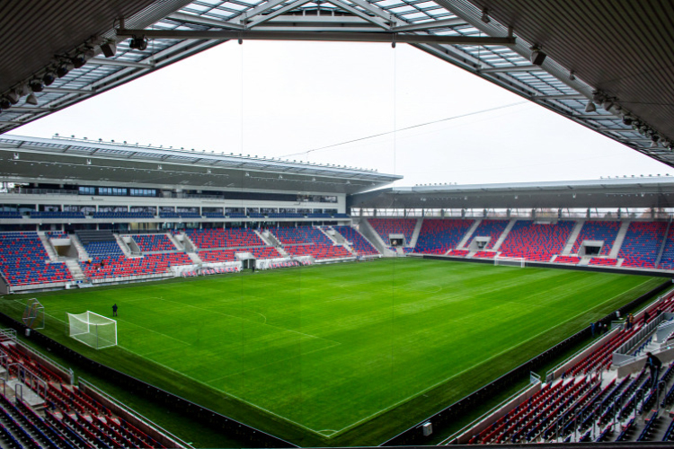 Két magyar stadion is versenyez az Év Stadionja díjért - Szavazzál Te is! 