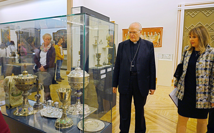 Az oltáriszentség tiszteletéről nyílt tárlat a Pesti Vigadóban