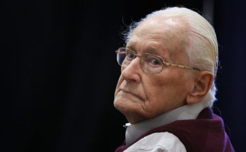 Elhunyt az auschwitzi könyvelő néven is emlegetett lágerőr
