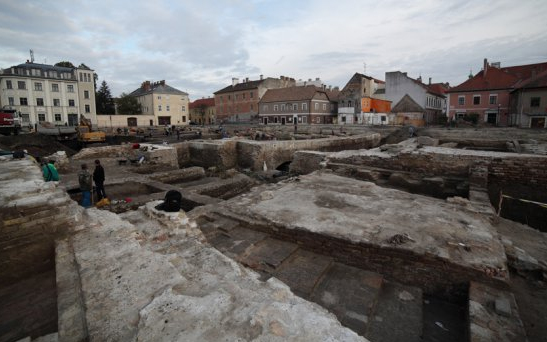 Dunakapu téri átépítések - Három szintes mélygarázs