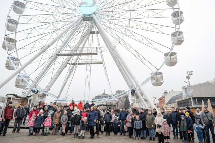 Háromszáz mosoly egy óriáskeréken