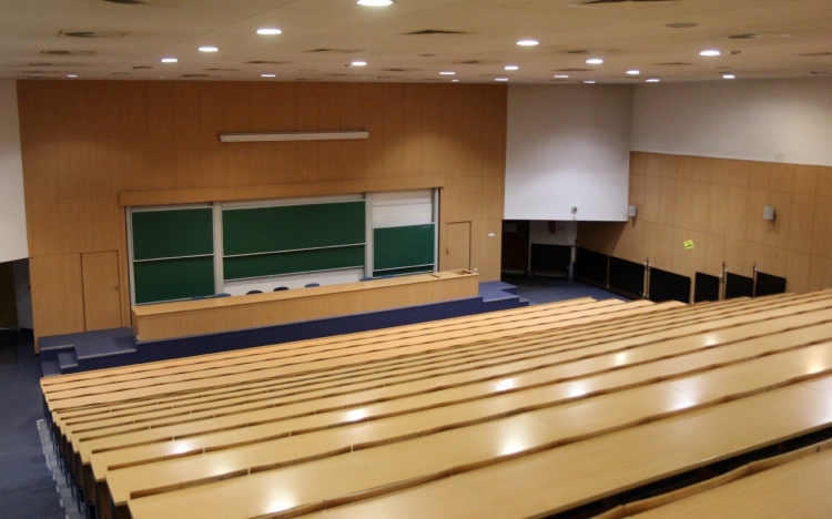 Péntekig ki kell költözniük az egyetemi kollégiumokból a hallgatóknak